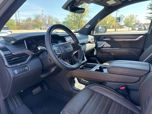 New 2026 GMC Acadia Denali Ultimate w/ LPO, Floor Liner Package AWD/4WD image 7