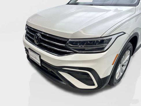 Used 2023 Volkswagen Tiguan SE AWD/4WD image 16