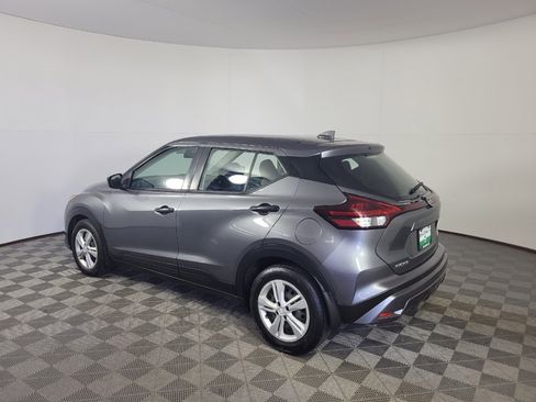 Used 2021 Nissan Kicks S FWD image 3