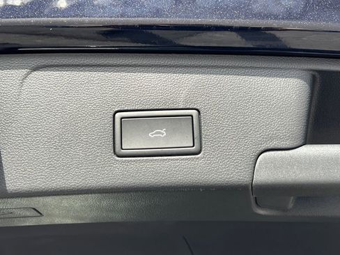 New 2026 Volkswagen Atlas Cross Sport SE image 16