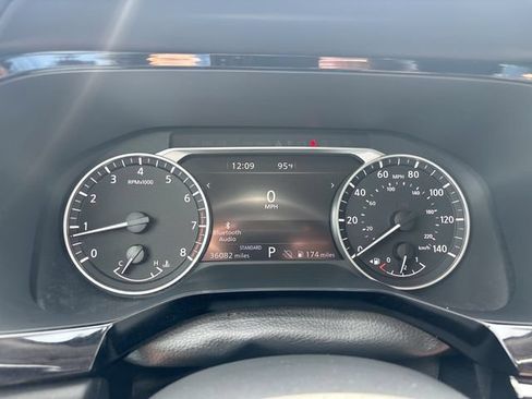Used 2025 Nissan Pathfinder SV FWD image 15