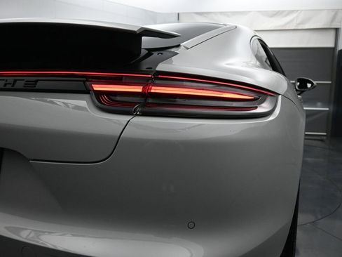Used 2020 Porsche Panamera 4 image 11