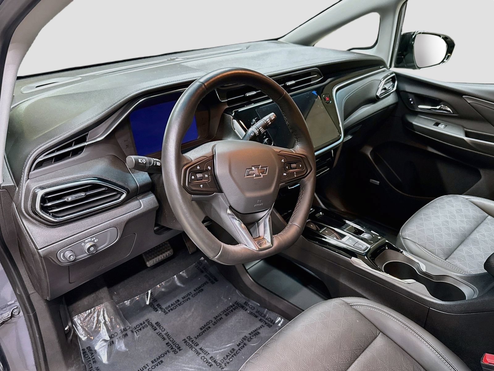 Used 2023 Chevrolet Bolt LT w/ Infotainment Package FWD image 11