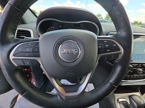 Used 2021 Jeep Grand Cherokee Limited AWD/4WD image 17
