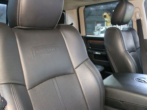 Used 2018 RAM 1500 Laramie w/ Convenience Group AWD/4WD image 11