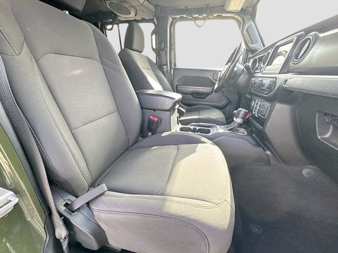 Used 2021 Jeep Gladiator Sport AWD/4WD image 32