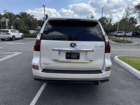 Used 2021 Lexus GX 460 Premium image 3