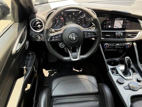 Used 2023 Alfa Romeo Giulia Veloce AWD/4WD image 47