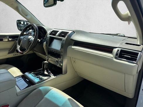 Used 2018 Lexus GX 460 Premium w/ Premium Package AWD/4WD image 30
