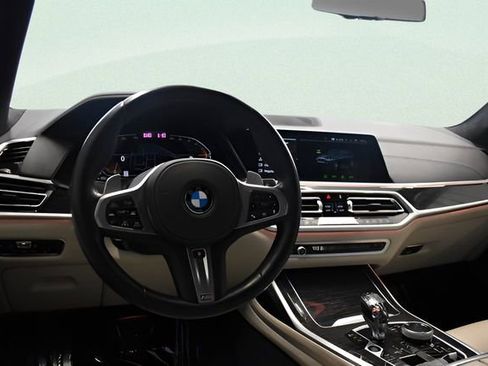 Used 2022 BMW X7 xDrive40i w/ M Sport Package AWD/4WD image 23