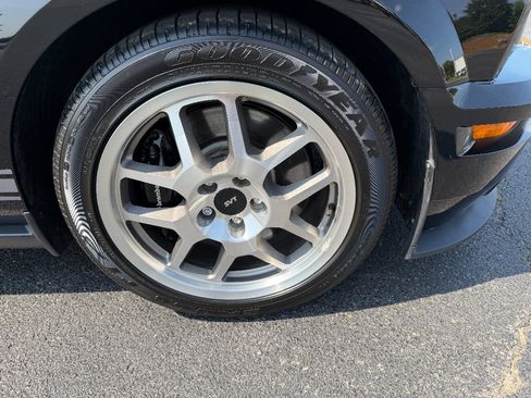 Used 2007 Ford Mustang Shelby GT500 RWD image 21
