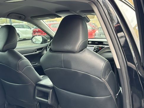 Used 2018 Toyota Camry SE image 20