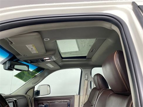 Used 2018 RAM 1500 Laramie Longhorn image 11