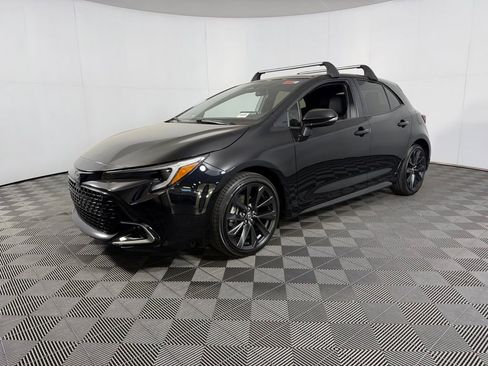 Used 2025 Toyota Corolla XSE image 3