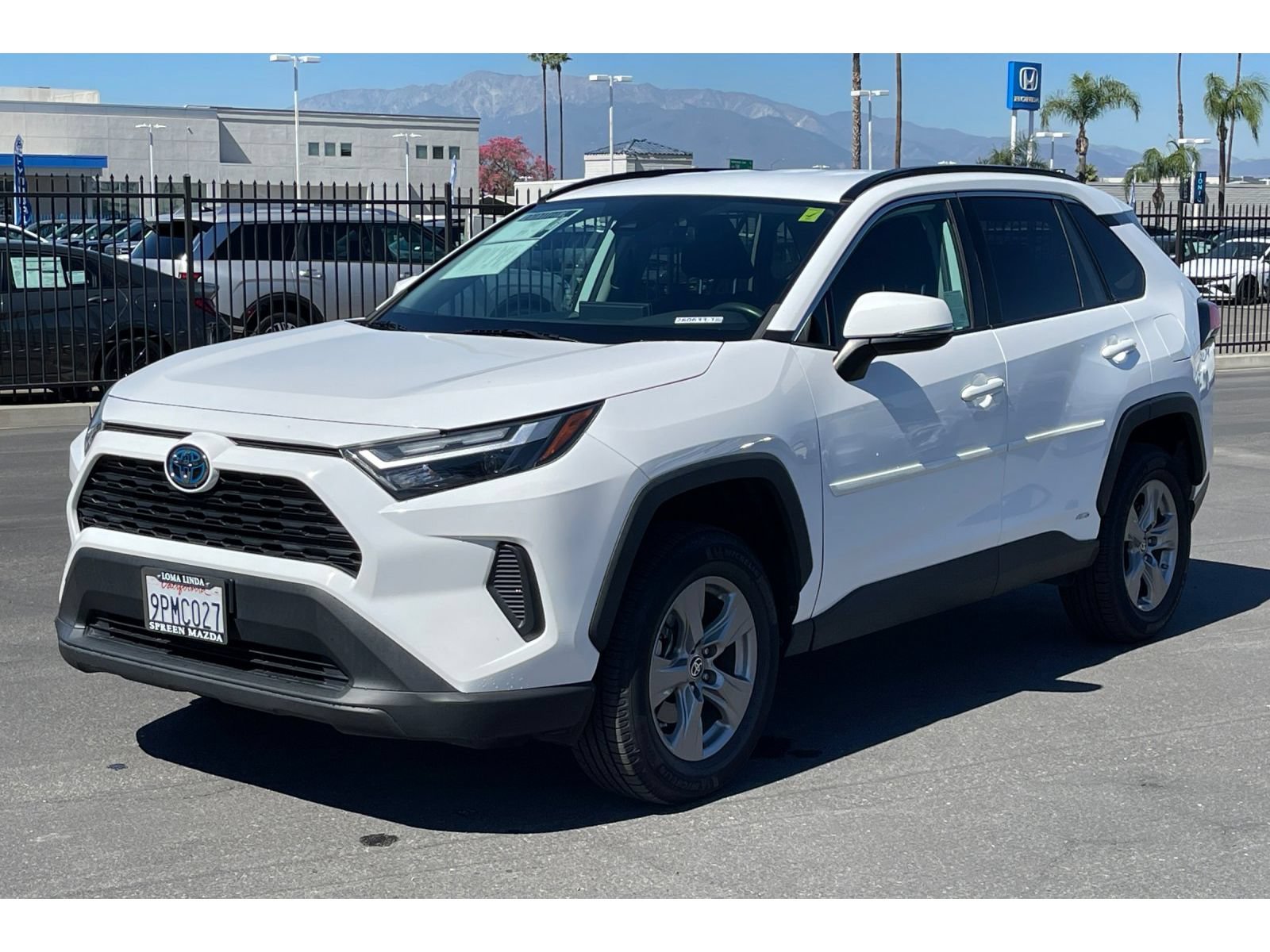Used 2023 Toyota RAV4 LE AWD/4WD image 2