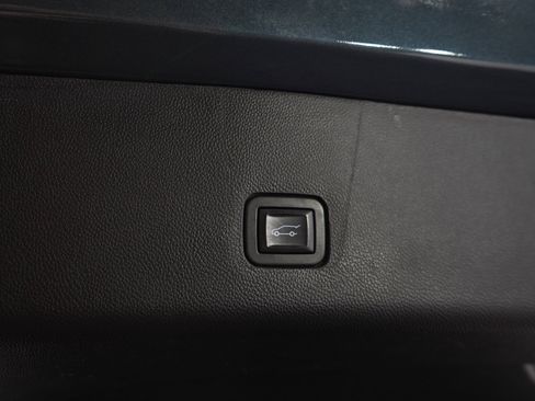 Used 2019 Chevrolet Traverse LT AWD/4WD image 11