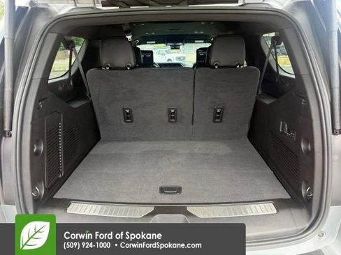 Used 2023 GMC Yukon XL Denali w/ Advanced Technology Package AWD/4WD image 19