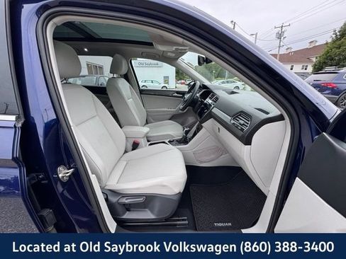 Used 2022 Volkswagen Tiguan SE w/ Panoramic Sunroof Package AWD/4WD image 26
