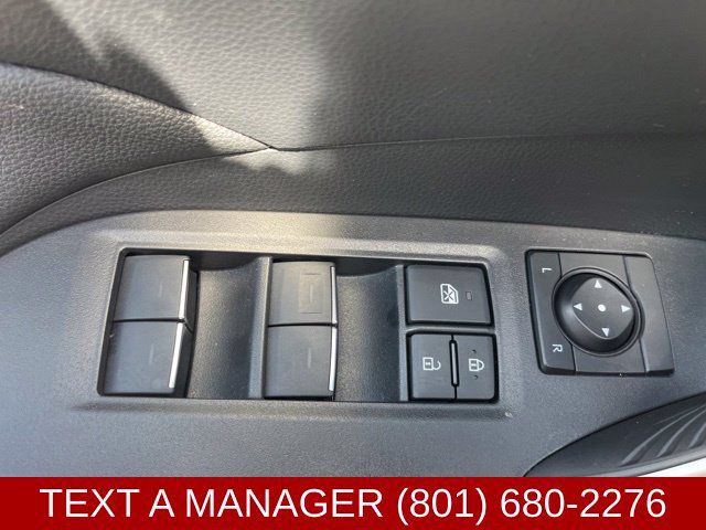 Used 2025 Toyota RAV4 SE AWD/4WD image 17