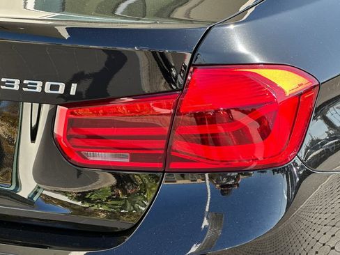 Used 2018 BMW 330i Sedan w/ Premium Package RWD image 32