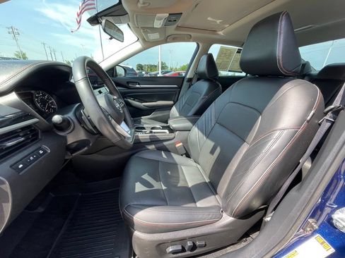 Used 2024 Nissan Altima 2.5 SR w/ SR Premium Package FWD image 19