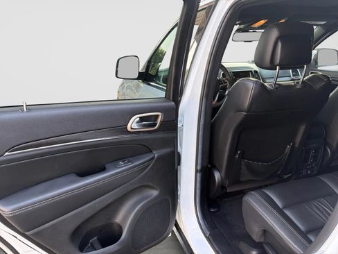 Used 2014 Jeep Grand Cherokee Limited AWD/4WD image 14