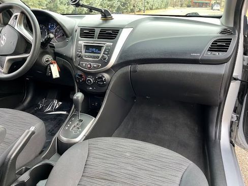 Used 2017 Hyundai Accent SE image 39
