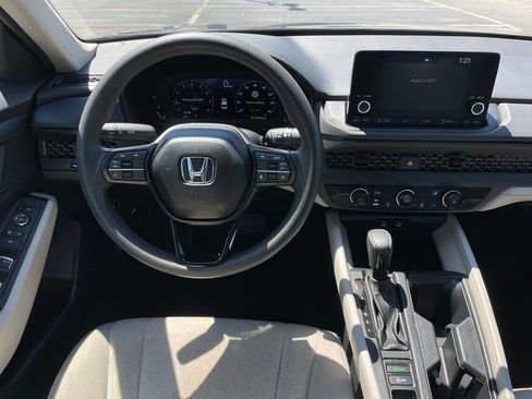 Used 2025 Honda Accord LX image 11