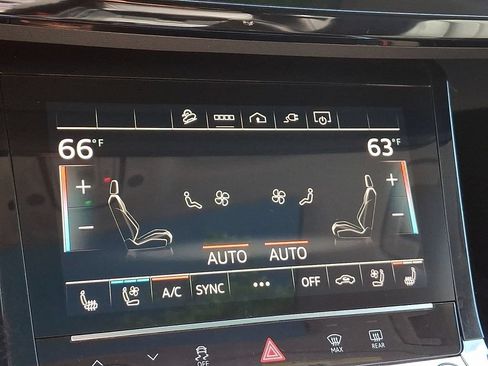 Certified 2023 Audi e-tron Premium Plus w/ Premium Plus Package AWD/4WD image 22