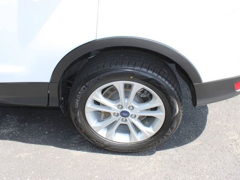 Used 2017 Ford Escape SE AWD/4WD image 6