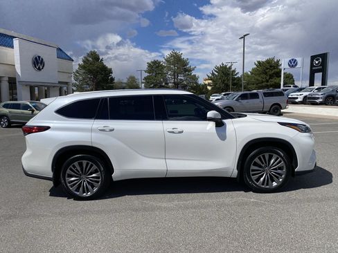 Used 2021 Toyota Highlander Platinum AWD/4WD image 58