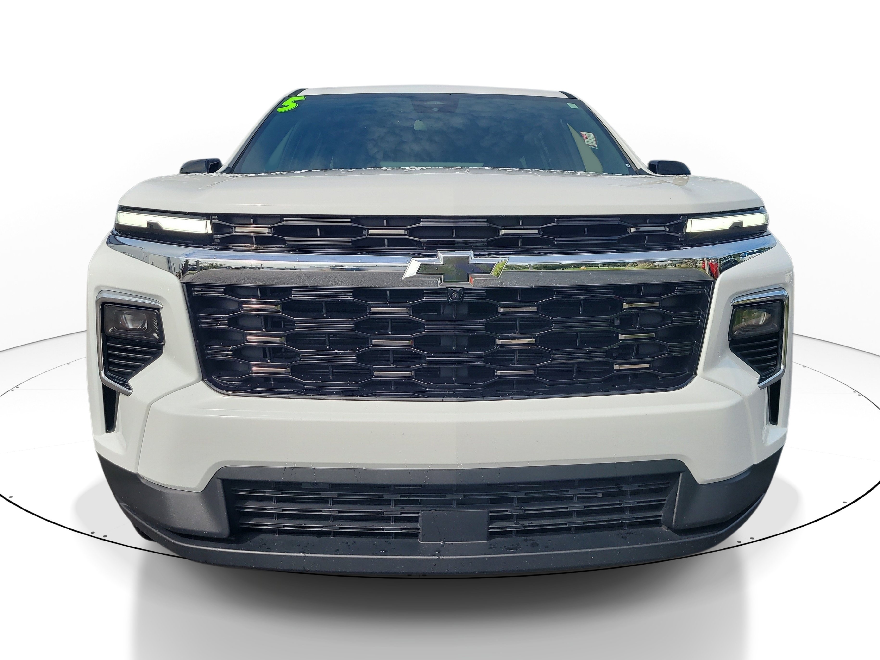Used 2025 Chevrolet Traverse LT w/ Driver Confidence Package FWD image 2