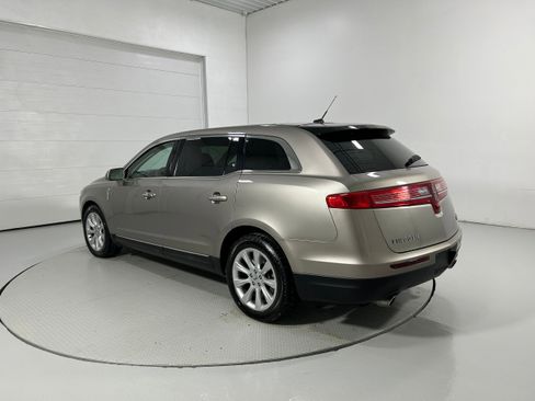 Used 2018 Lincoln MKT AWD image 22