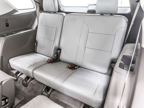 Used 2021 Chevrolet Traverse LT FWD image 35