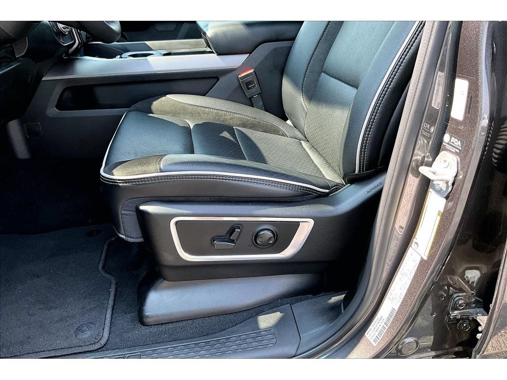 Used 2026 RAM 1500 Laramie AWD/4WD image 26