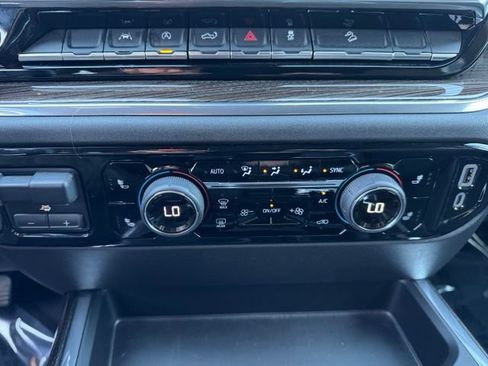 Used 2023 Chevrolet Silverado 1500 RST AWD/4WD image 18