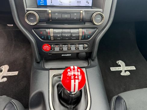 Used 2017 Ford Mustang Shelby GT350 RWD image 26