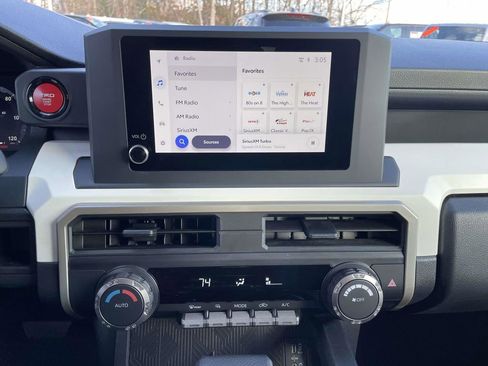 Used 2024 Toyota Tacoma TRD Off-Road image 25