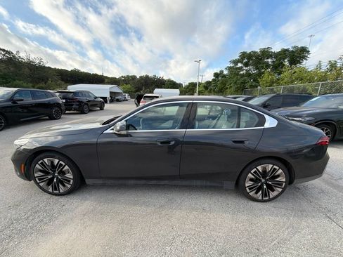 Used 2026 BMW 530i w/ Premium Package RWD image 2