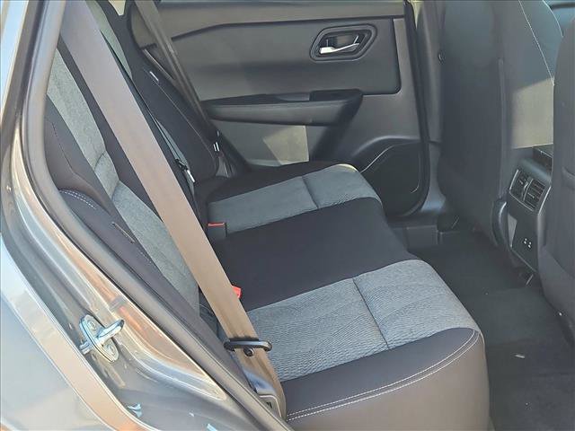 Used 2026 Nissan Rogue SV FWD image 19