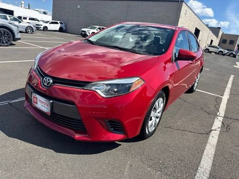 Used 2016 Toyota Corolla LE FWD image 3