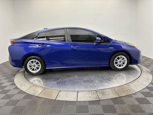 Used 2018 Toyota Prius Two w/ Prius Two Safety Plus Package FWD image 17