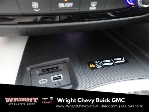 Used 2023 Buick Enclave Essence w/ Experience Buick Package image 21