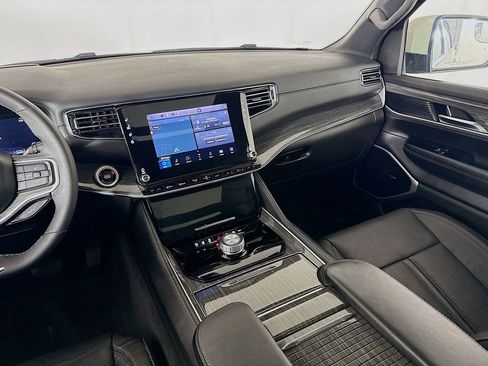 Used 2022 Jeep Wagoneer Series III w/ Premium Group I image 27