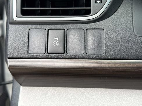 Used 2015 Toyota Camry LE FWD image 40