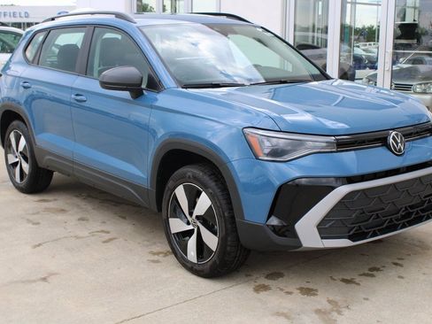 Used 2025 Volkswagen Taos S AWD/4WD image 1