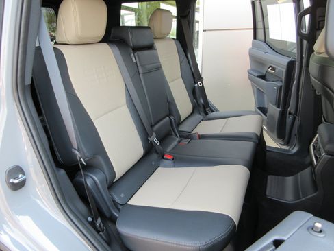 Used 2026 Lexus GX 550 AWD/4WD image 20