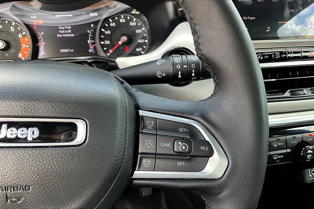 Used 2025 Jeep Compass Limited AWD/4WD image 13