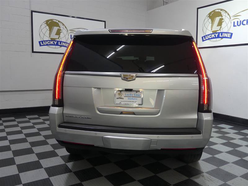 Used 2017 Cadillac Escalade Luxury AWD/4WD image 8