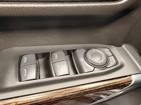 Used 2020 GMC Sierra 2500 SLE image 25